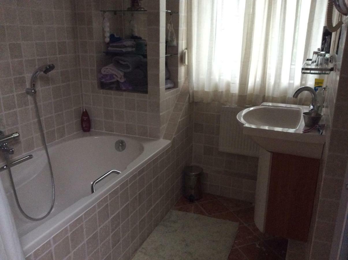 De Aremberg Bed and Breakfast Waalre Esterno foto